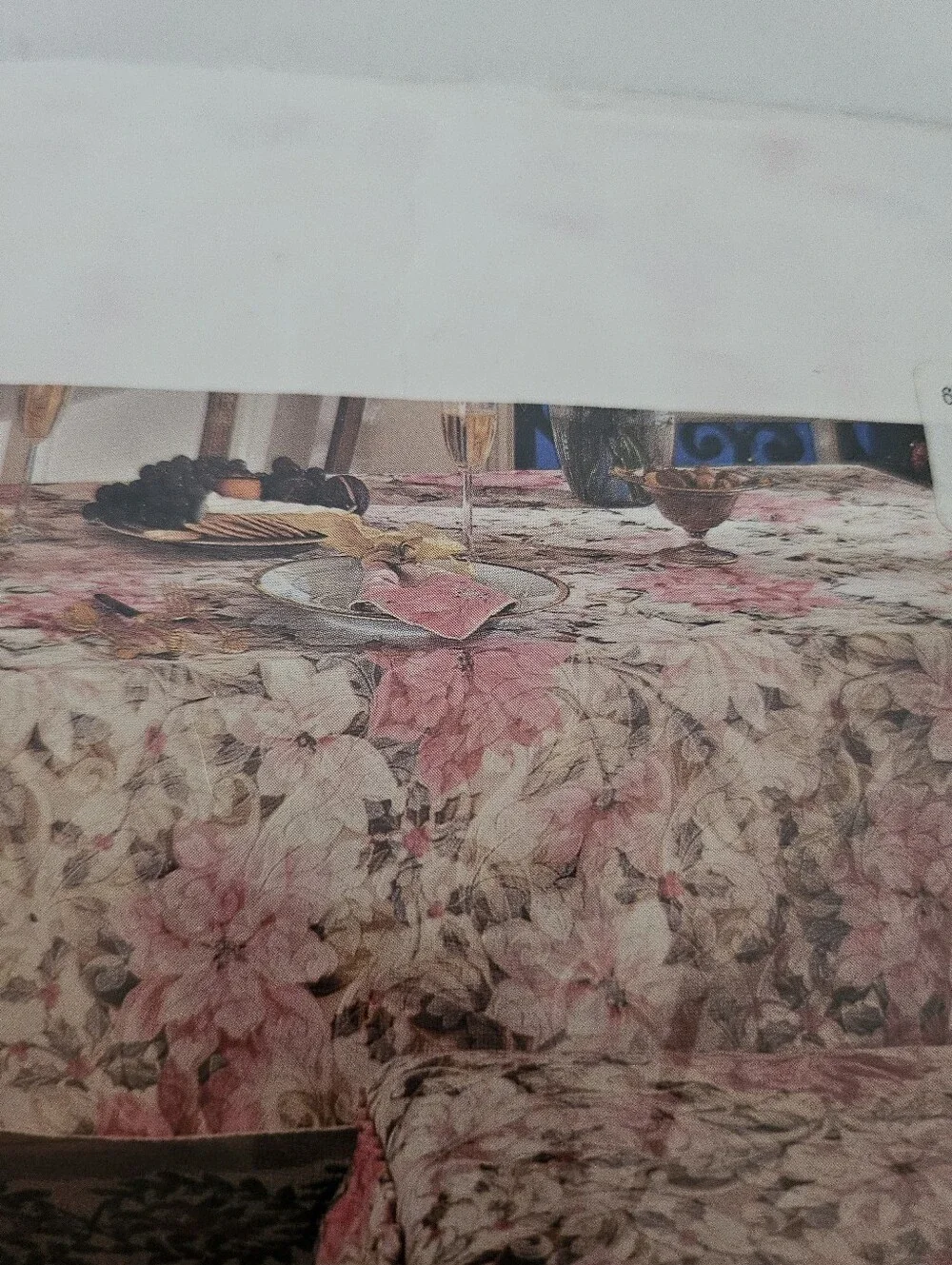 Homescapes Victorian Holiday Floral Fabric Oblong Tablecloth 60